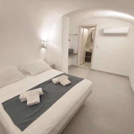 Fira Getaway - Economy Basement Rooms Fira (Santorini) Exterior foto