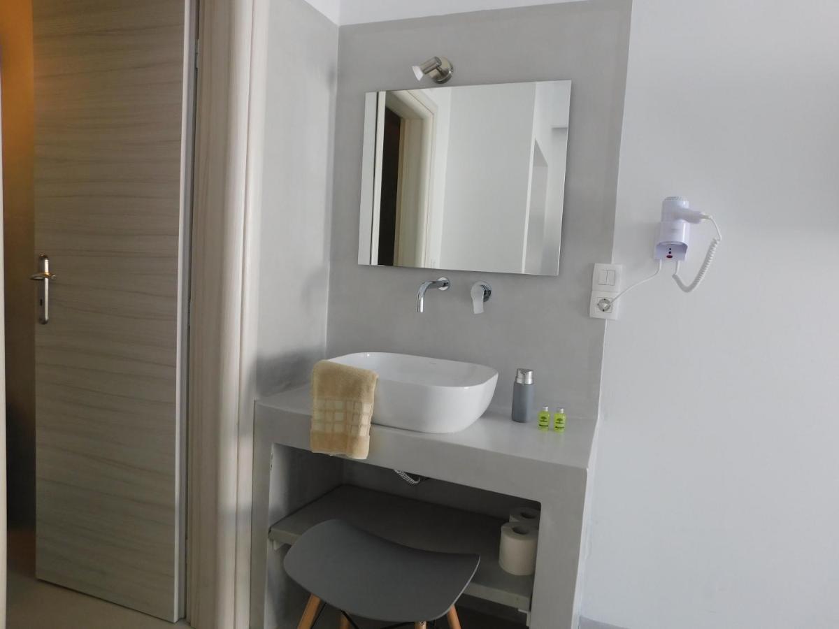 Fira Getaway - Economy Basement Rooms Fira (Santorini) Exterior foto