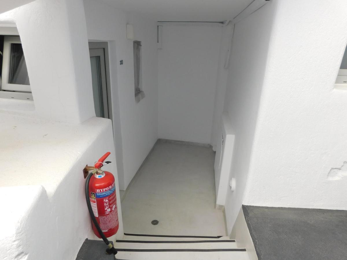 Fira Getaway - Economy Basement Rooms Fira (Santorini) Exterior foto